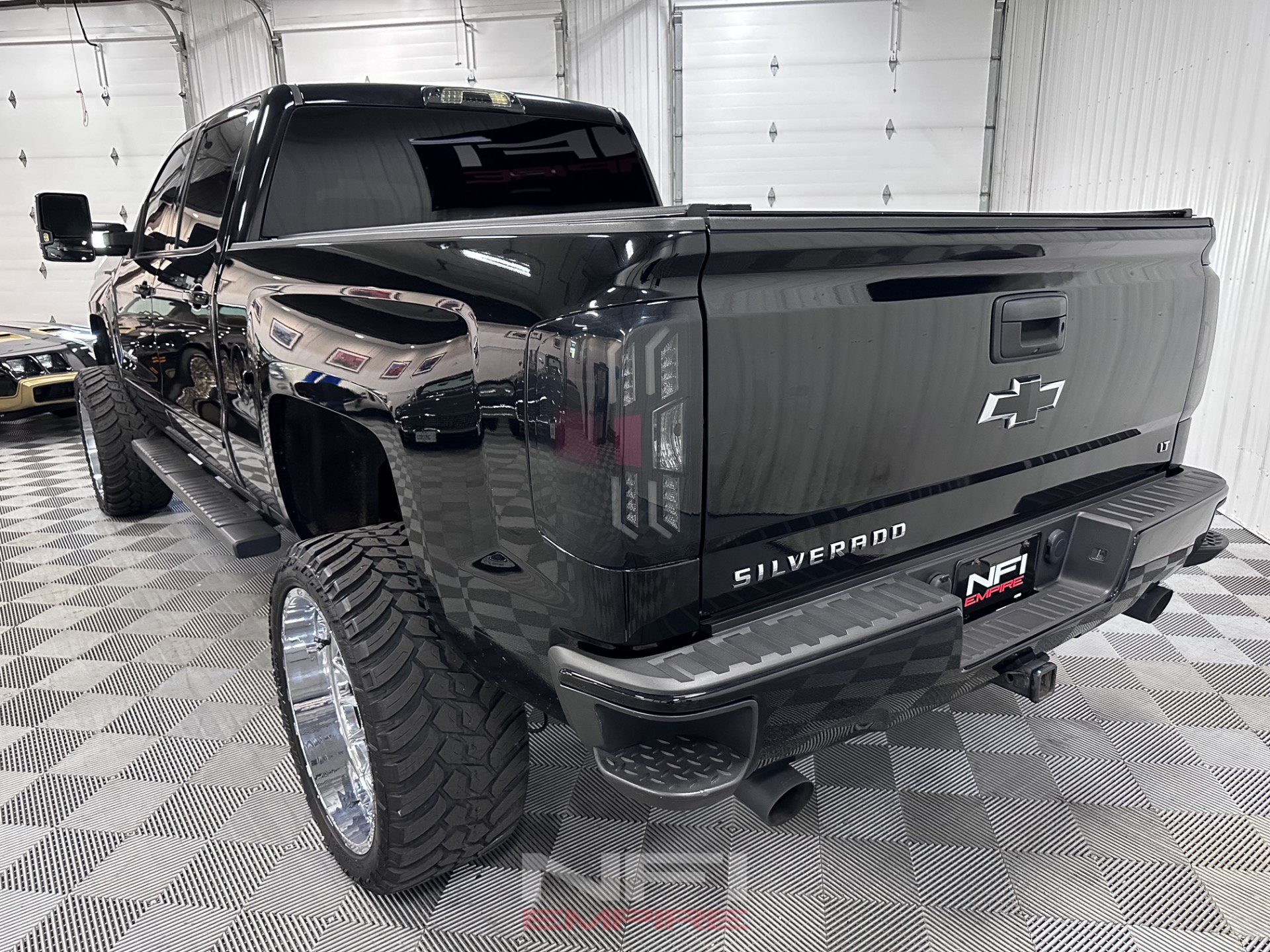 Used 2017 Chevrolet Silverado 1500 LT w/ All Star Edition AWD/4WD image 10
