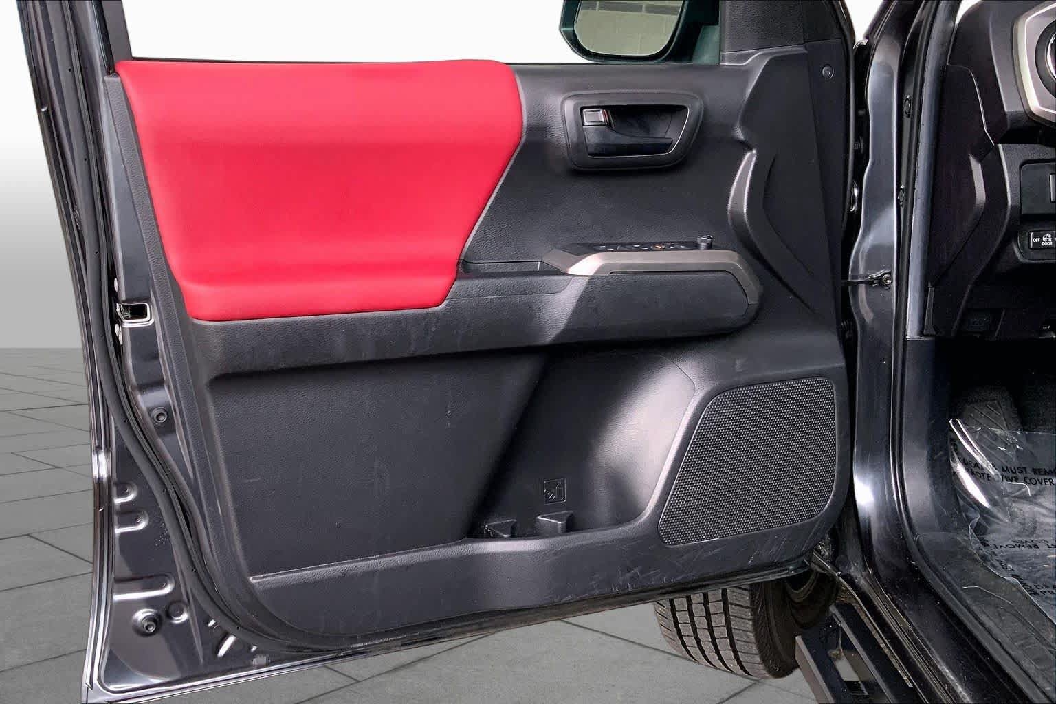 Used 2022 Toyota Tacoma SR5 w/ Technology Package RWD image 22