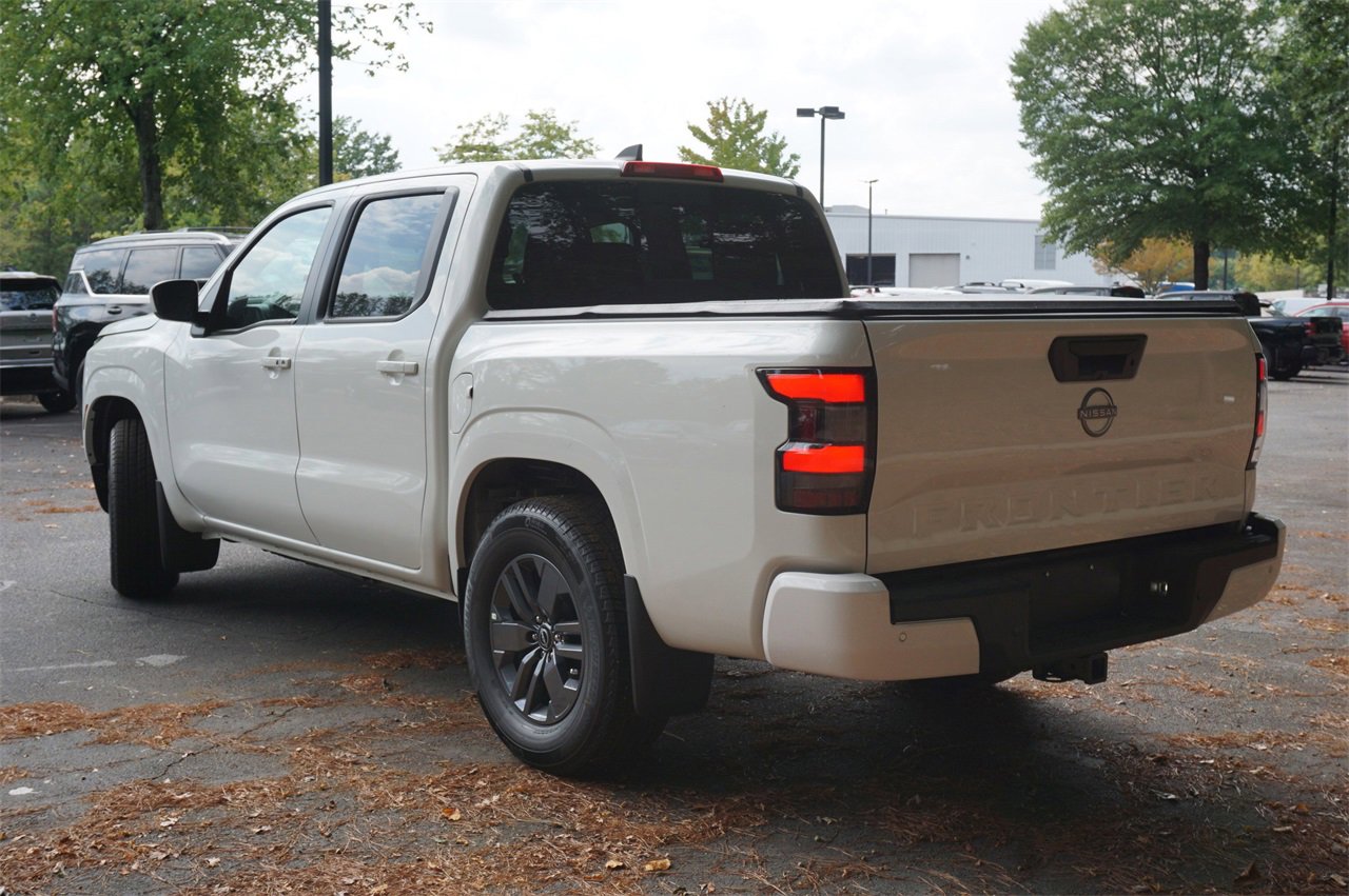 New 2026 Nissan Frontier SV image 3
