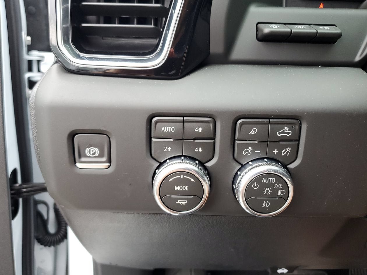 New 2026 GMC Sierra 3500 Denali Ultimate AWD/4WD image 31