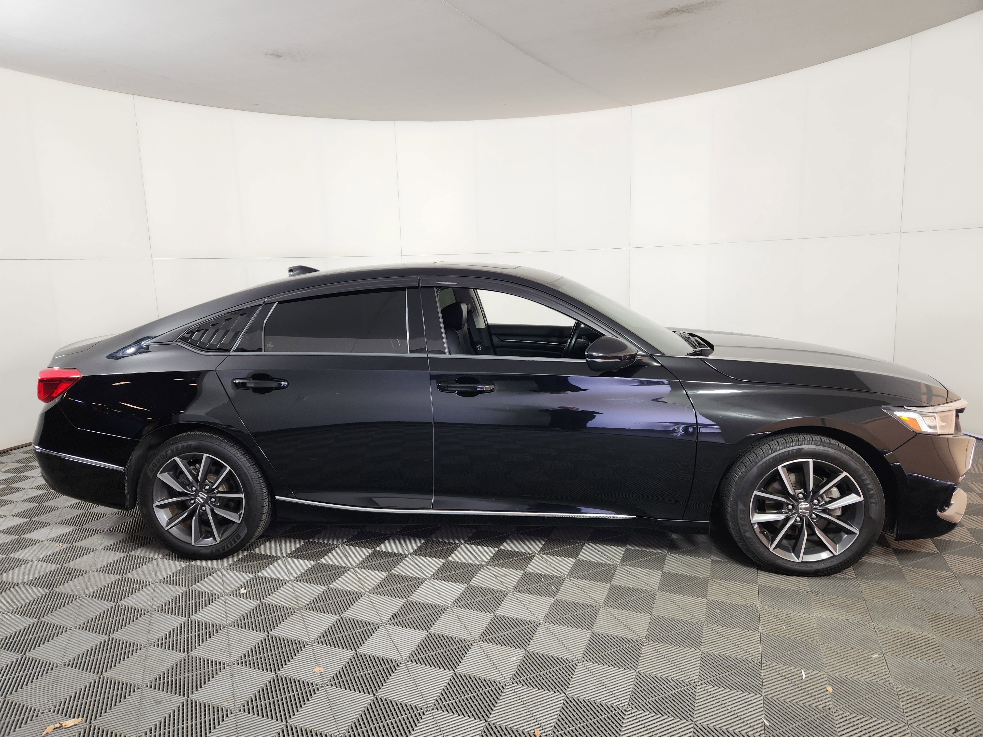 Used 2021 Honda Accord EX-L image 8