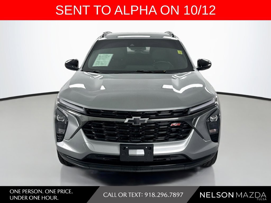 Used 2024 Chevrolet Trax RS w/ Driver Confidence Package FWD image 2