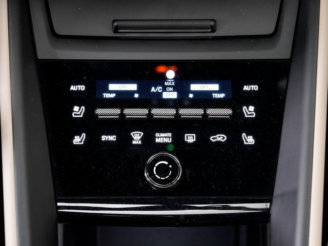 Certified 2025 Porsche Macan Electric image 19