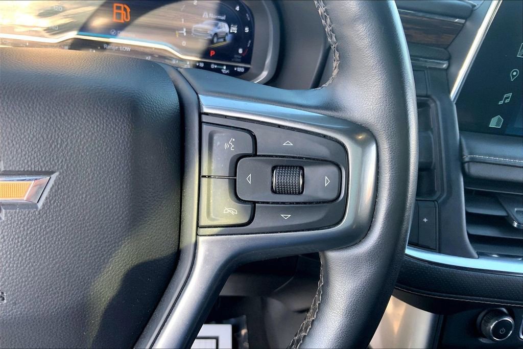Used 2023 Chevrolet Suburban Premier image 13