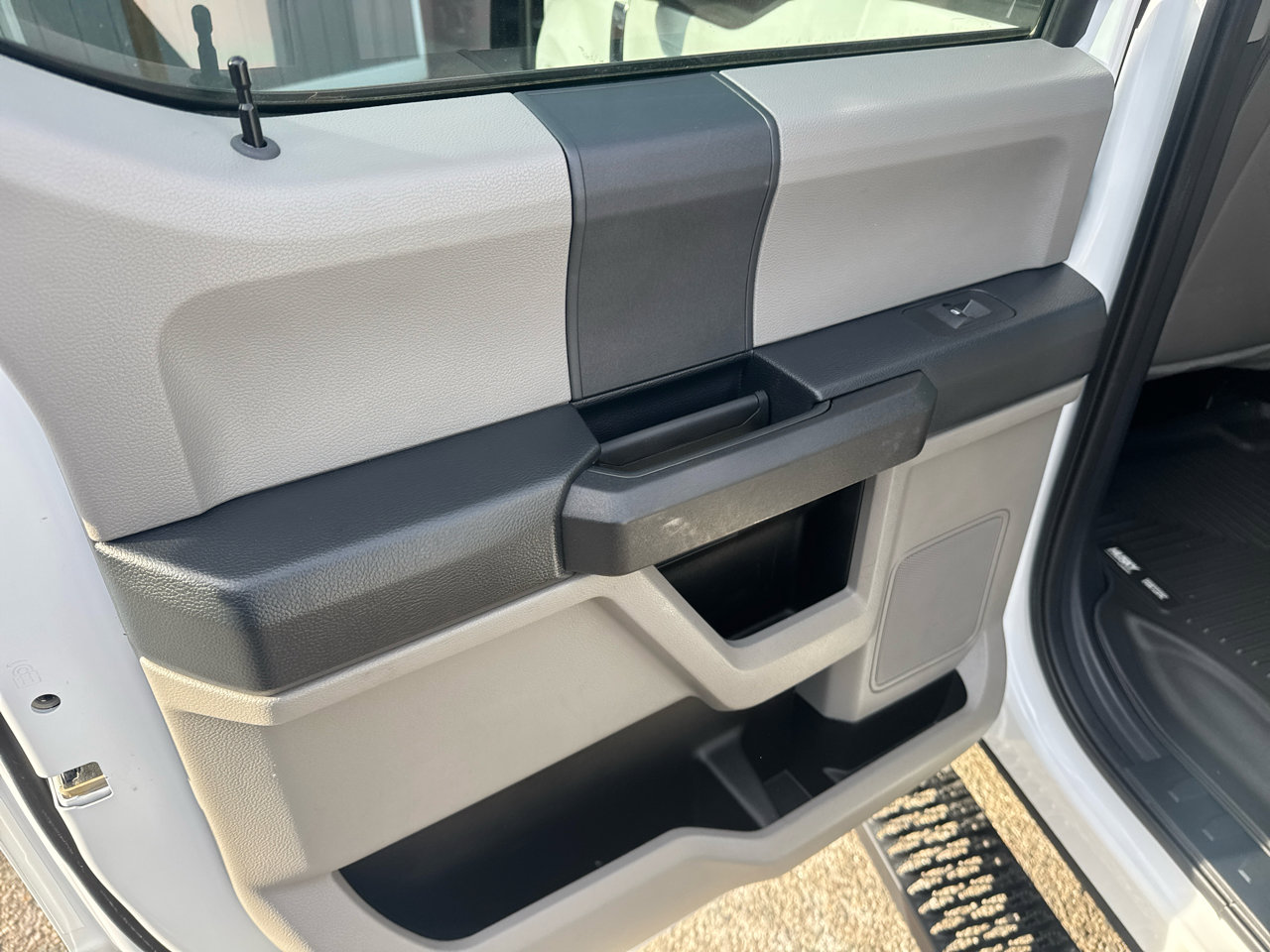 Used 2022 Ford F250 XL w/ Power Equipment Group image 20