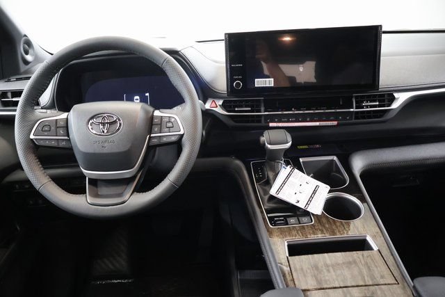 New 2026 Toyota Sienna Platinum AWD/4WD image 15