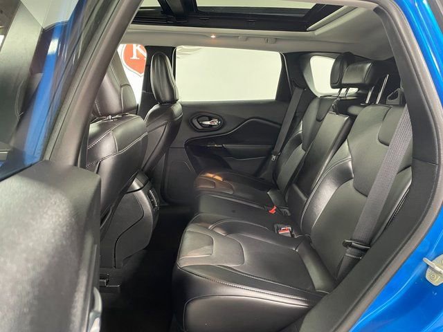 Used 2021 Jeep Cherokee Latitude Lux w/ Sun & Sound Group AWD/4WD image 21