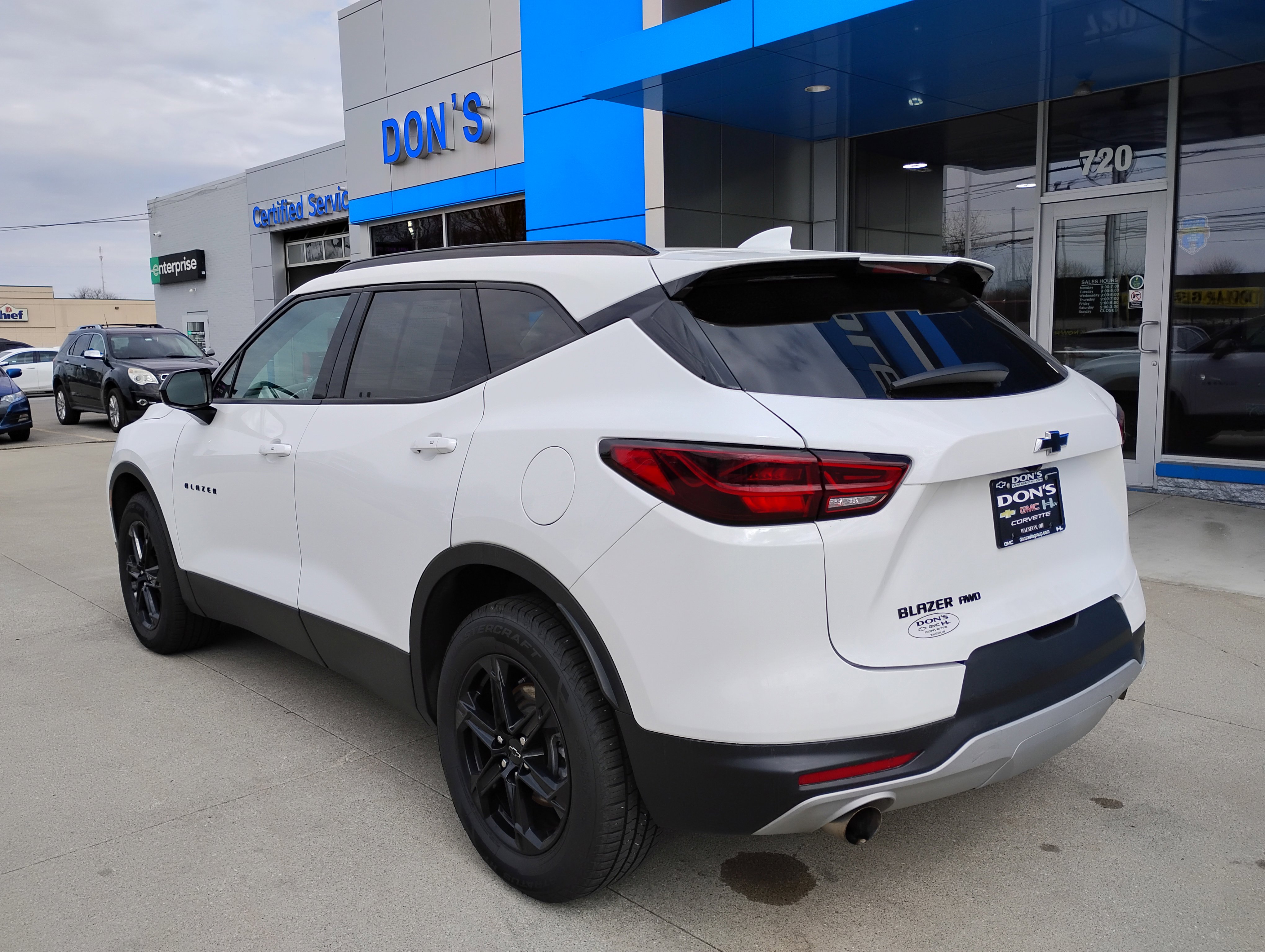 Used 2023 Chevrolet Blazer LT w/ Convenience Package AWD/4WD image 2