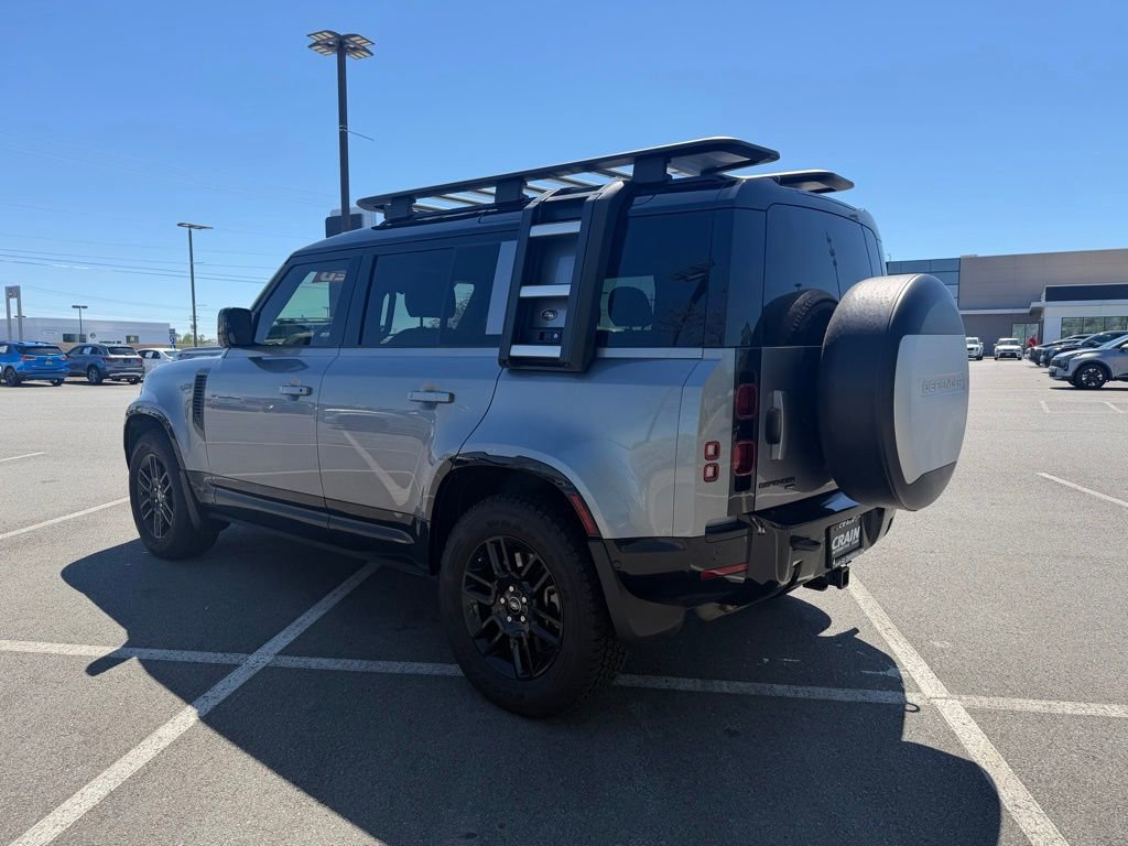 Used 2022 Land Rover Defender 110 X-Dynamic SE image 5