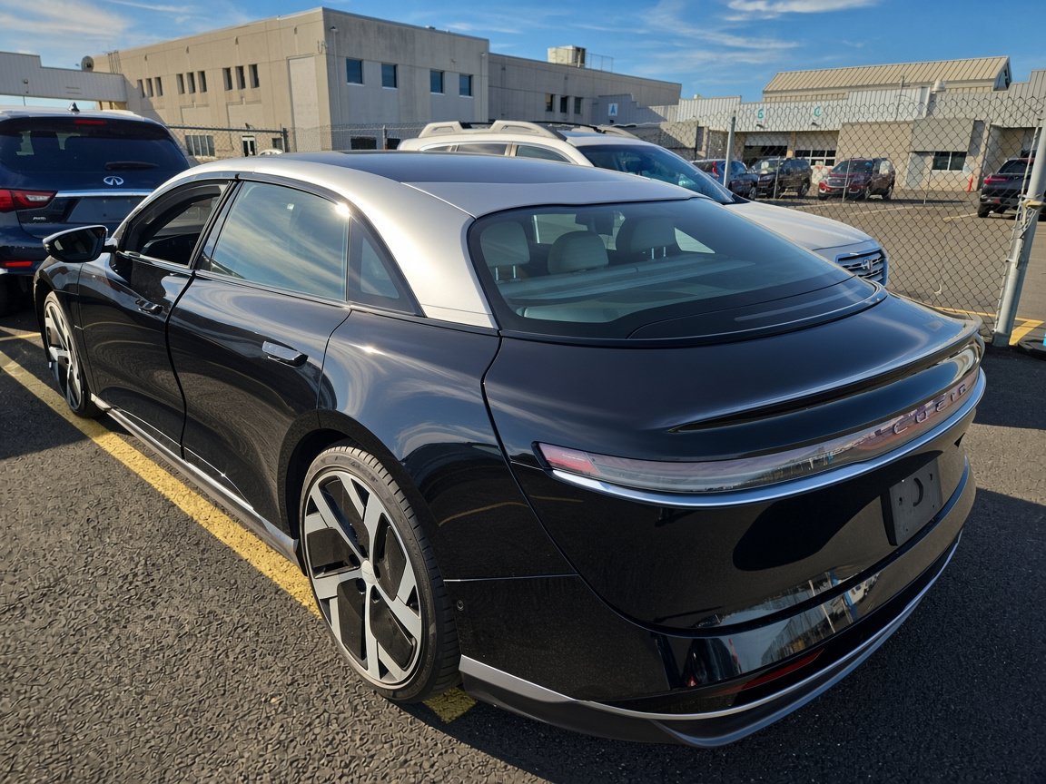 Used 2022 Lucid Air Dream Edition AWD/4WD image 3