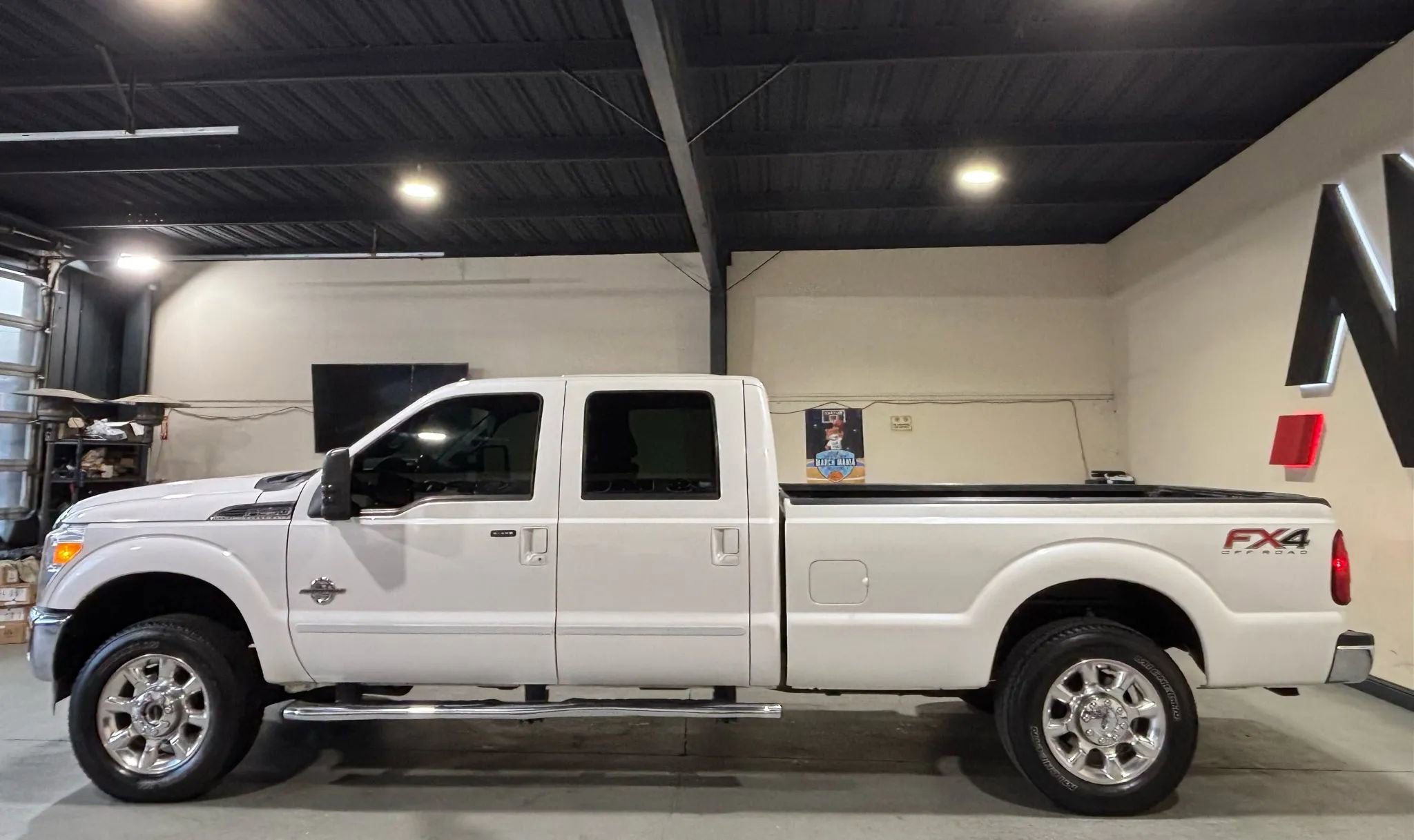 Used 2015 Ford F250 Lariat w/ Lariat Ultimate Package image 5