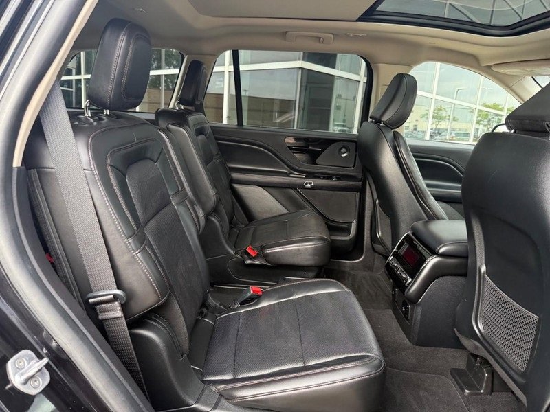 Used 2022 Lincoln Aviator Reserve w/ Equipment Group 201A image 12