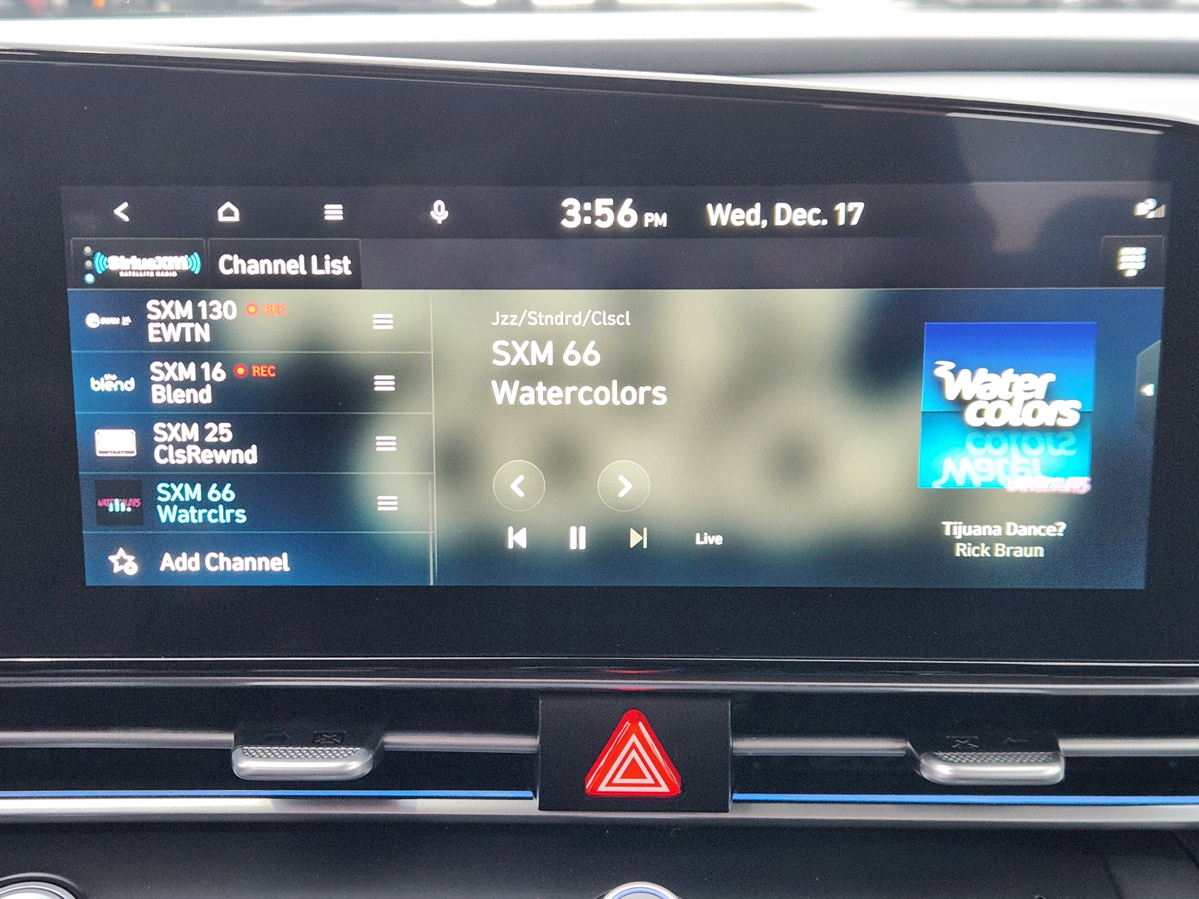 Certified 2023 Hyundai Elantra Limited w/ Preferred Accessory Package image 11