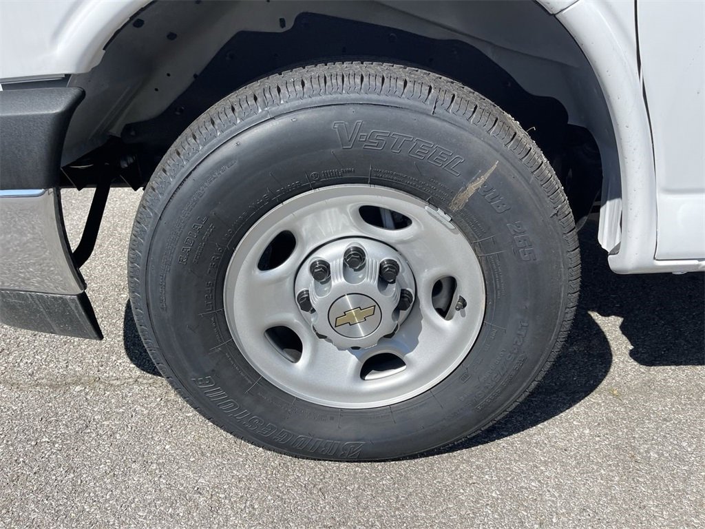 New 2025 Chevrolet Express 3500 w/ Power Convenience Package image 6