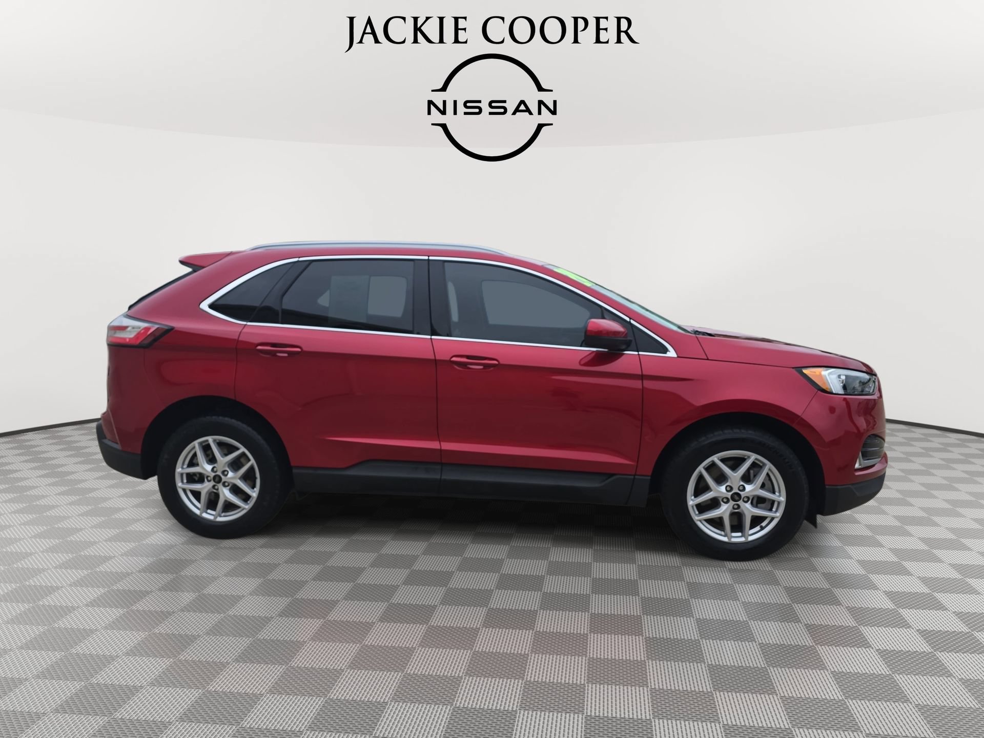 Used 2024 Ford Edge SEL w/ Convenience Package AWD/4WD image 4