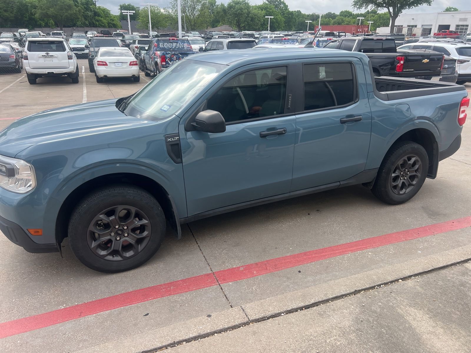 Used 2022 Ford Maverick XLT FWD image 3