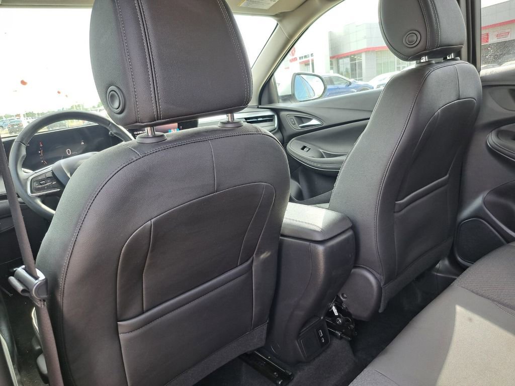 Used 2024 Buick Encore GX Preferred image 22