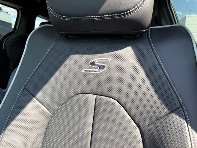 New 2026 Chrysler Pacifica Limited w/ S Appearance Package image 13