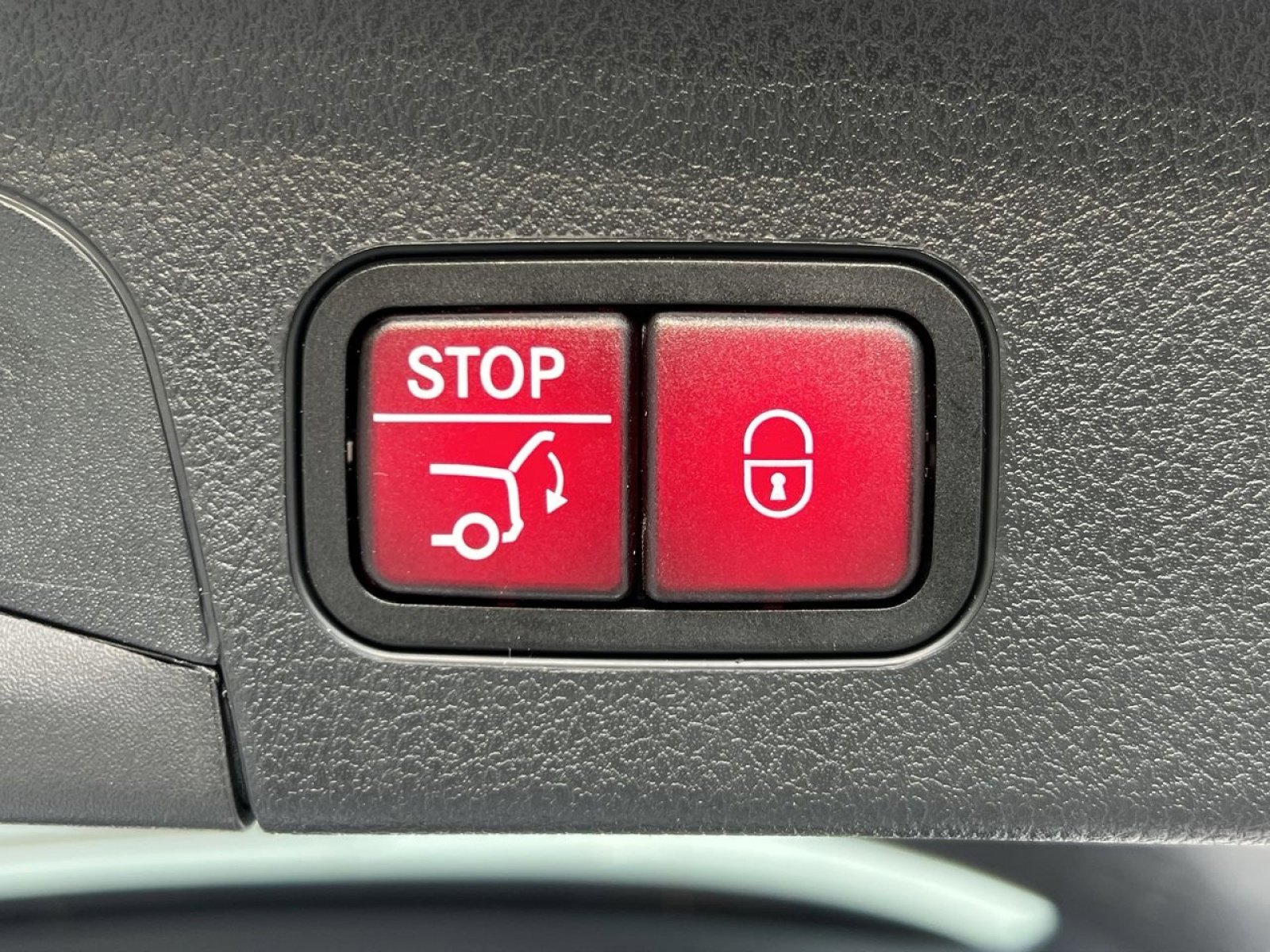 Certified 2025 Mercedes-Benz GLE 350 4MATIC image 25