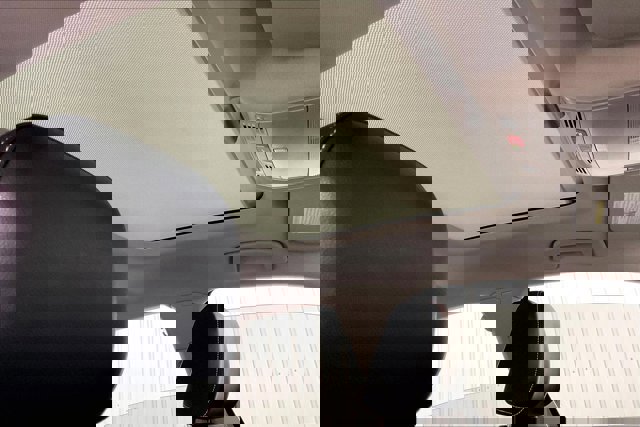 Used 2025 Volkswagen Jetta SE image 22