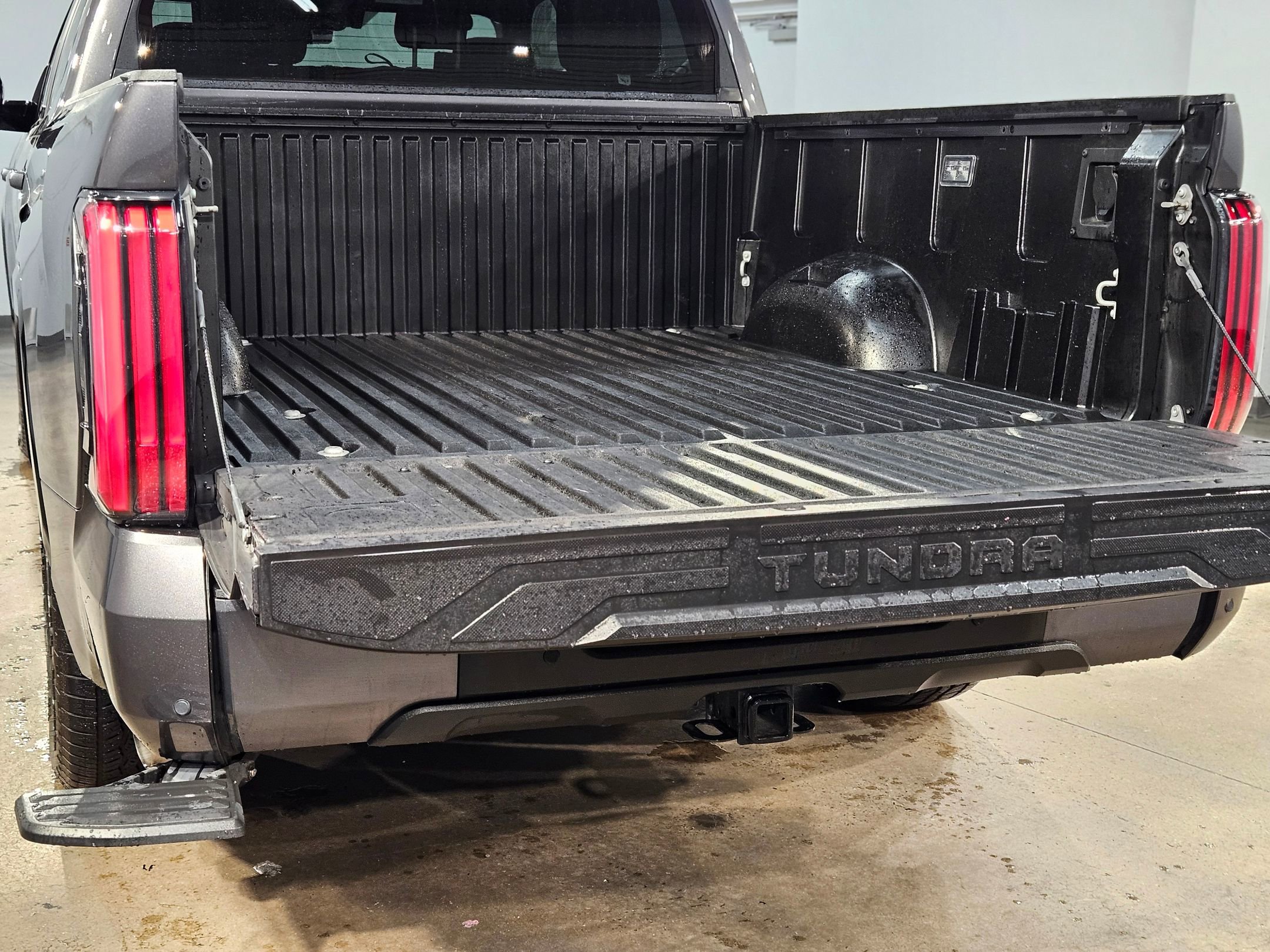 Used 2022 Toyota Tundra Platinum image 18