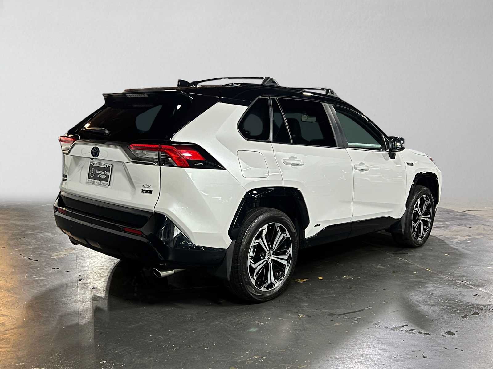 Used 2024 Toyota RAV4 XSE w/ Weather Package AWD/4WD image 3