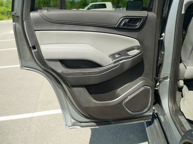 Used 2020 Chevrolet Tahoe LT w/ Luxury Package RWD image 16