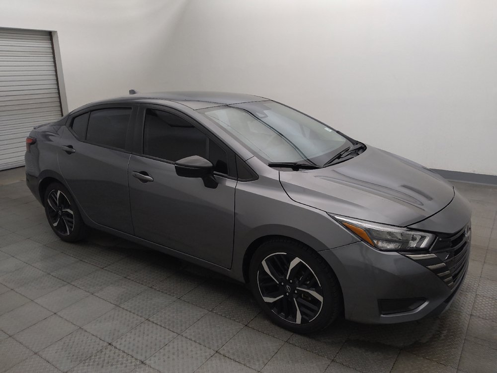 Used 2024 Nissan Versa SR FWD image 11