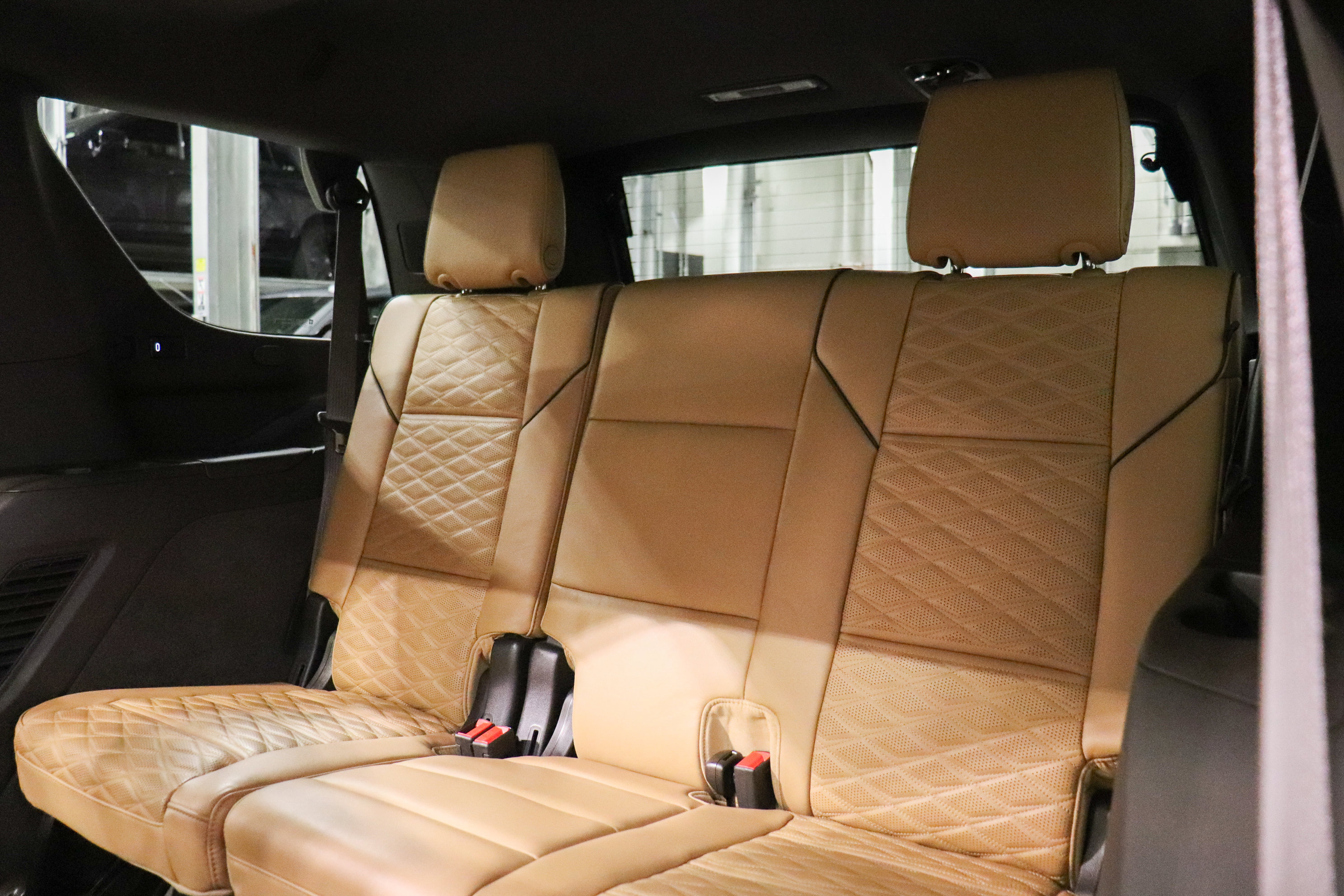 Used 2024 Cadillac Escalade Premium Luxury AWD/4WD image 20
