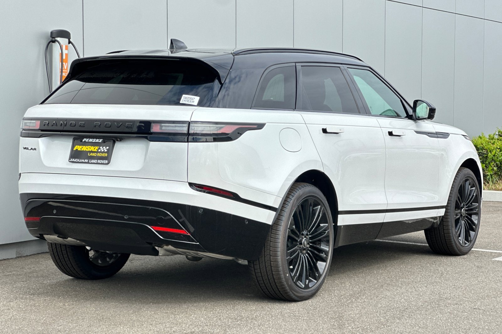 New 2026 Land Rover Range Rover Velar Dynamic SE image 5