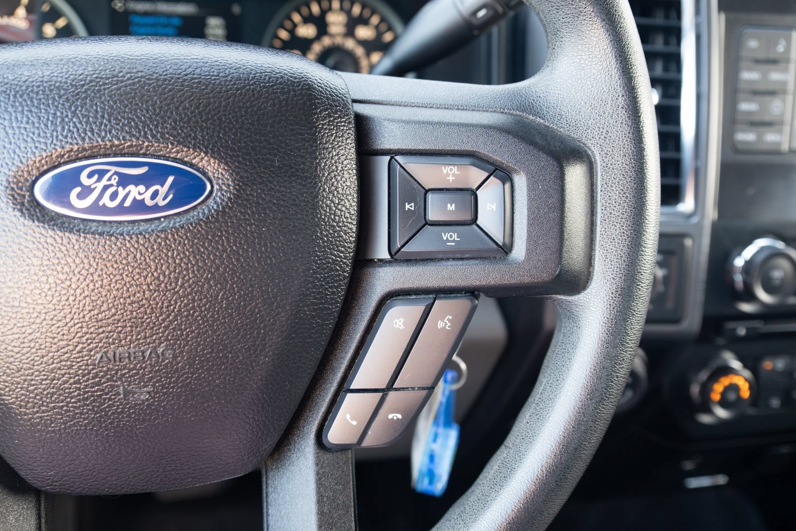 Used 2016 Ford F150 XLT AWD/4WD image 7