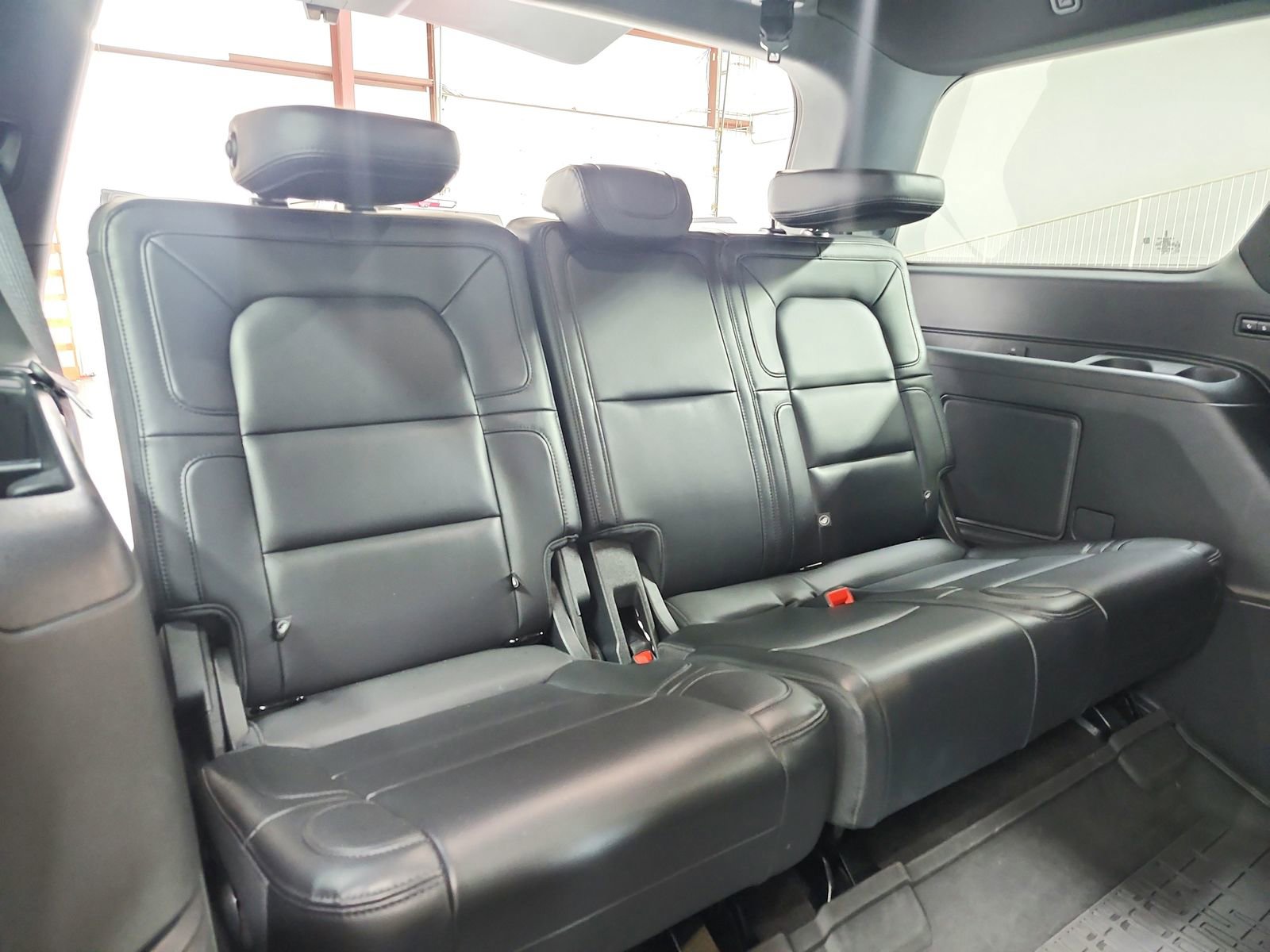 Used 2024 Lincoln Navigator Premiere AWD/4WD image 40