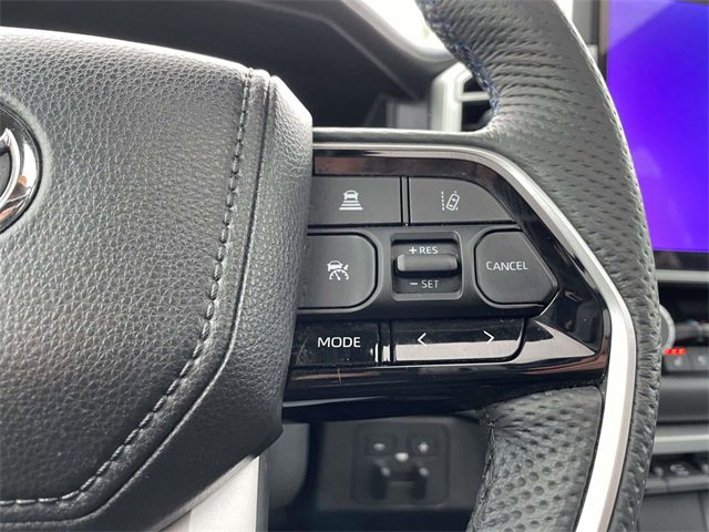 Used 2025 Toyota Sequoia Platinum image 28