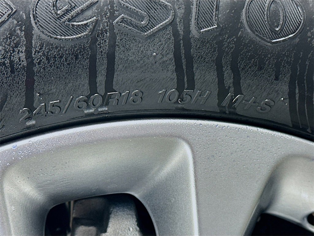 Used 2024 Chrysler Pacifica Touring-L image 32