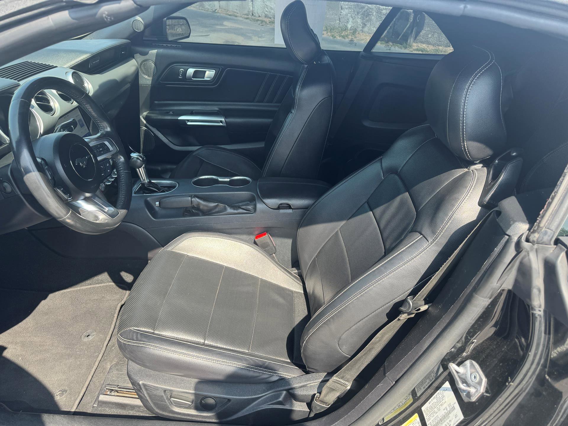 Used 2022 Ford Mustang Premium image 9