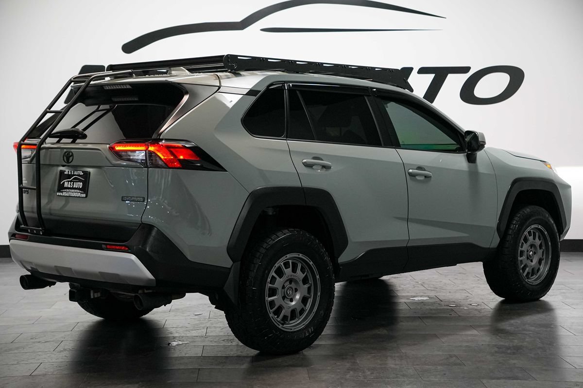 Used 2022 Toyota RAV4 Adventure AWD/4WD image 4