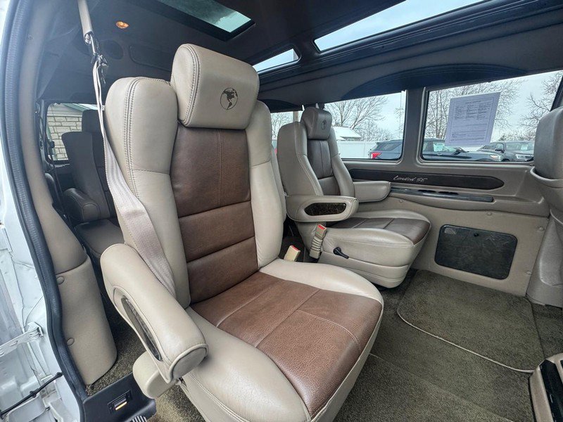Used 2015 Chevrolet Express 2500 image 11