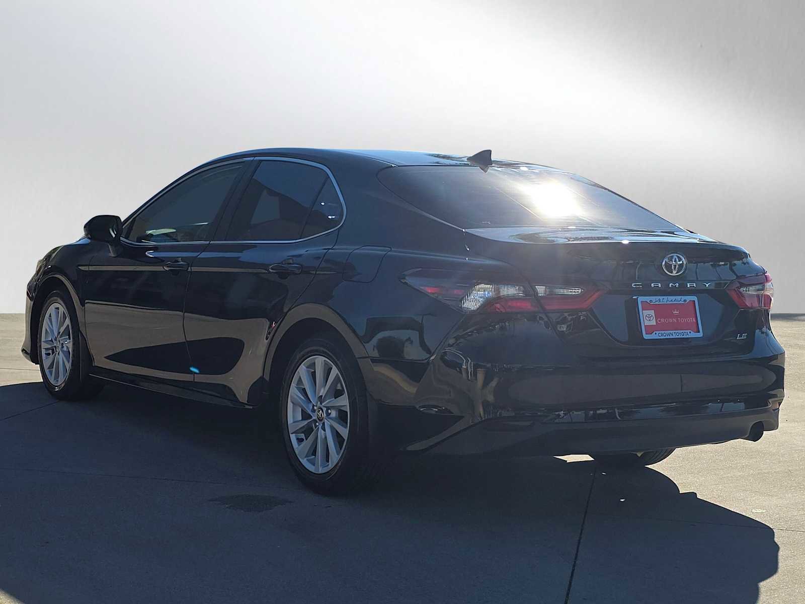 Used 2024 Toyota Camry LE image 5