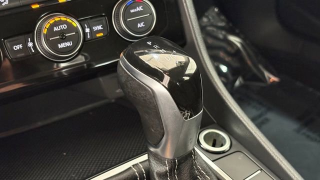 Used 2024 Volkswagen Jetta SE image 40