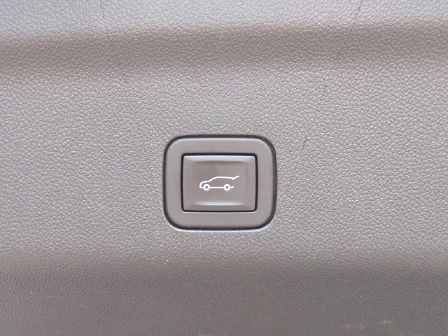 Certified 2025 GMC Yukon Denali AWD/4WD image 34
