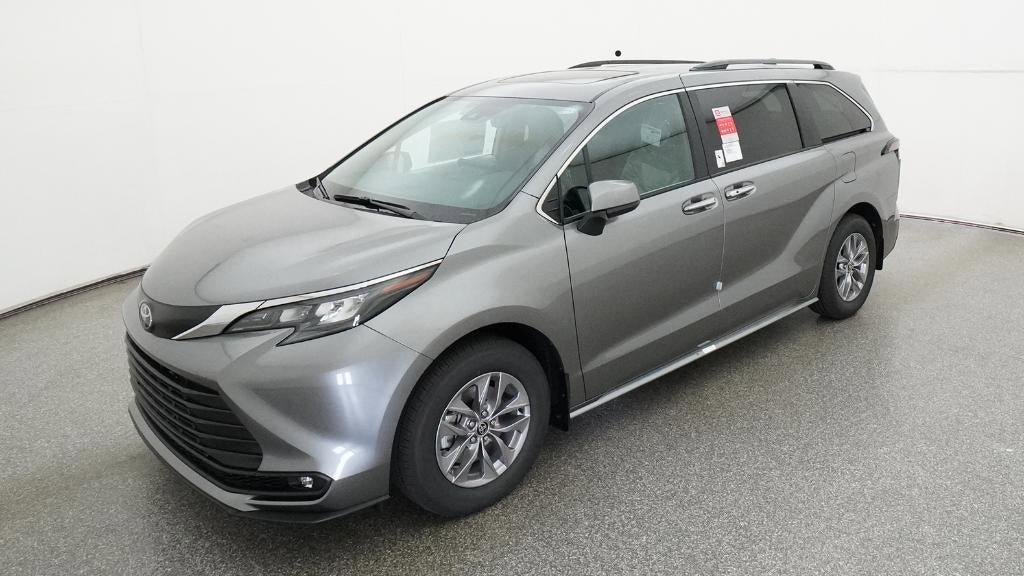 New 2026 Toyota Sienna XLE FWD image 1