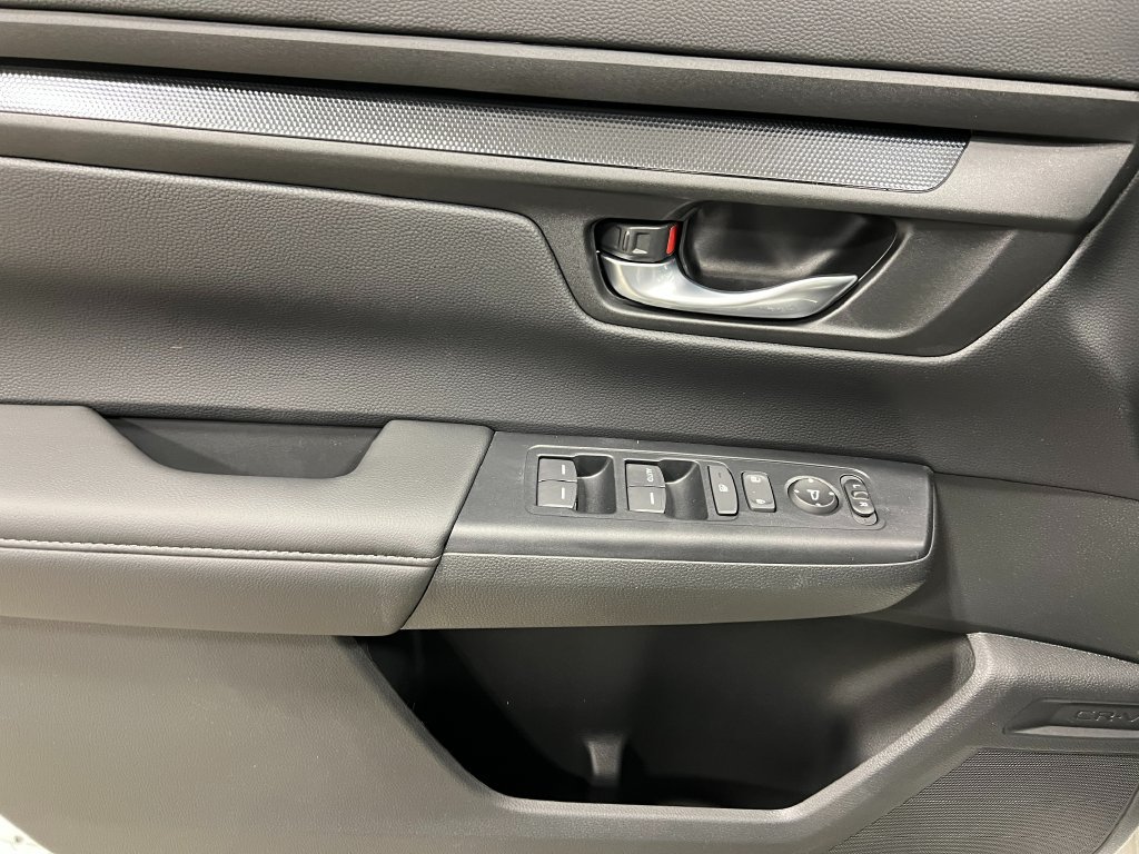 Used 2025 Honda CR-V LX image 13