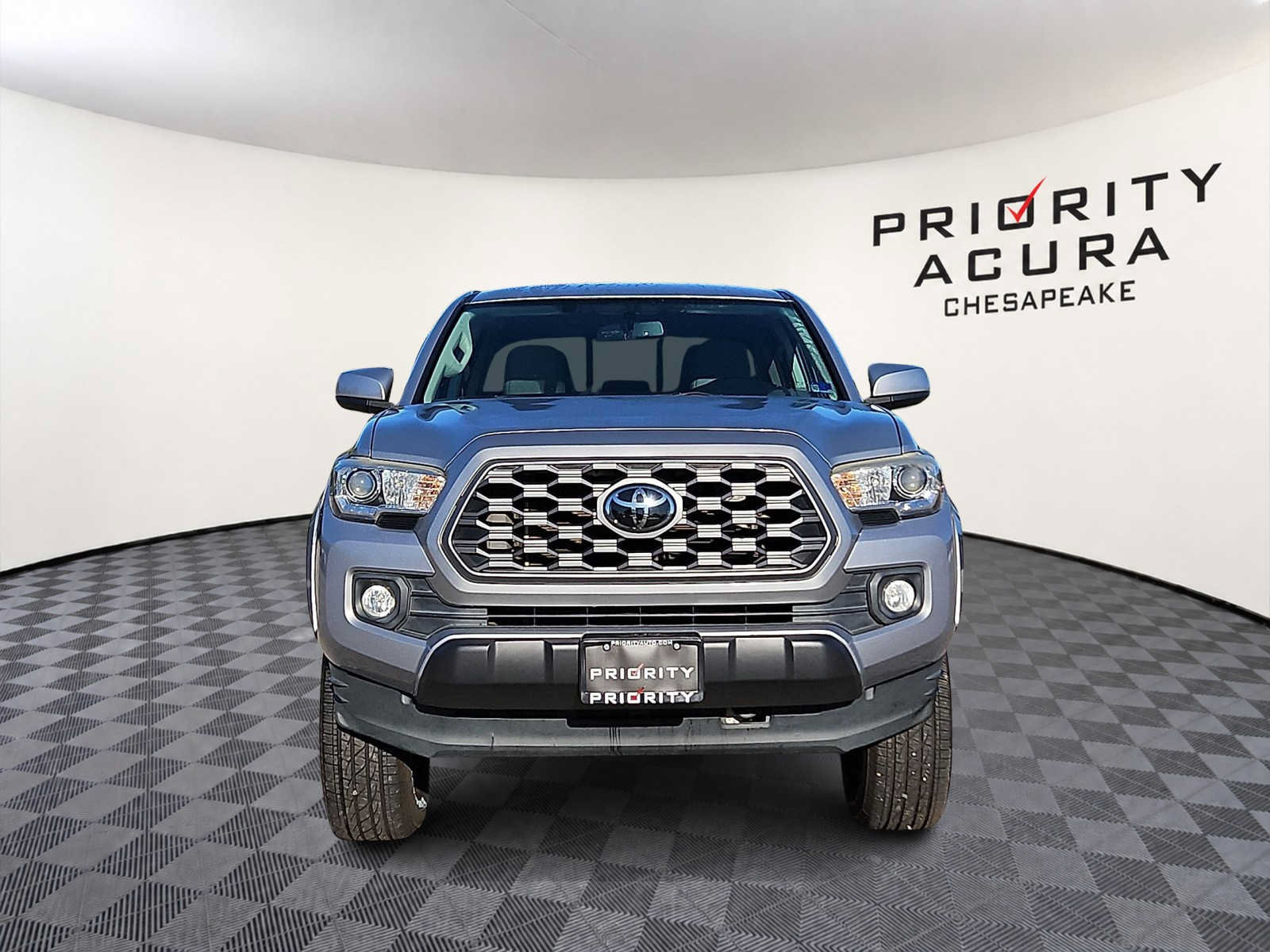Used 2017 Toyota Tacoma SR5 w/ Tow Package AWD/4WD image 2