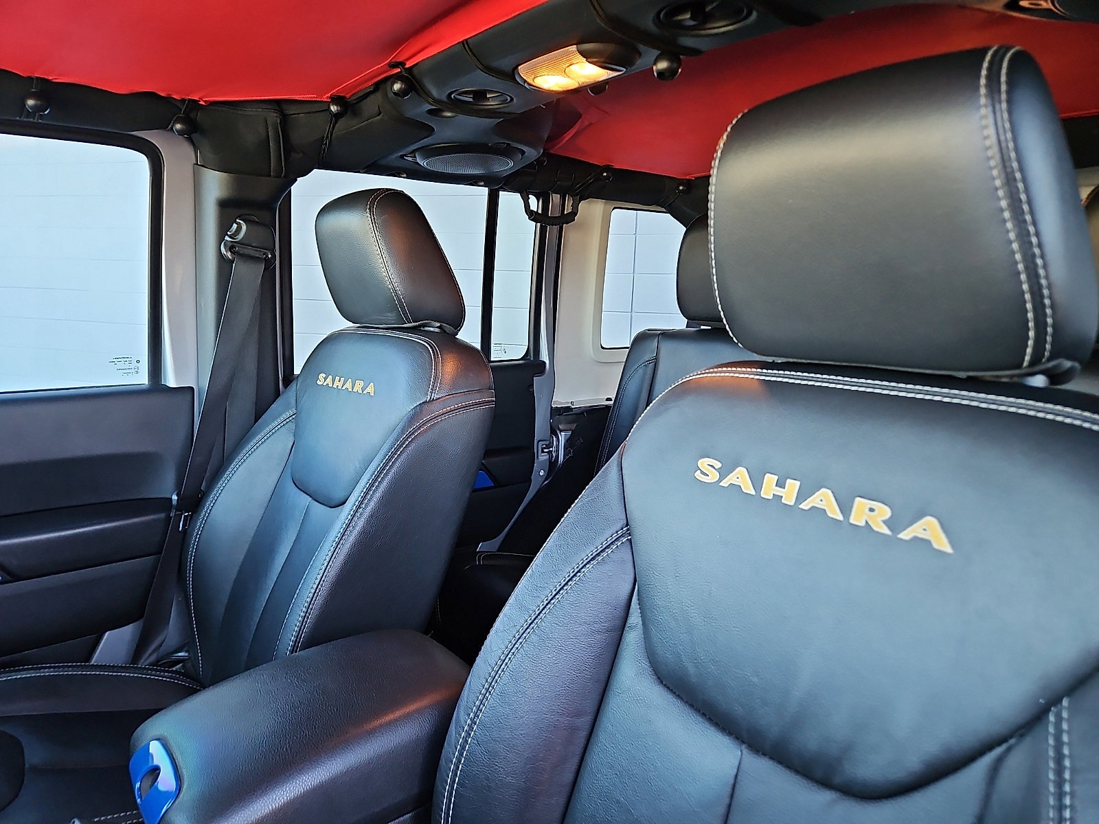 Used 2014 Jeep Wrangler Unlimited Sahara w/ Max Tow Package image 7