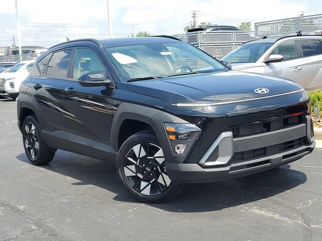 Certified 2025 Hyundai Kona SEL AWD/4WD image 30