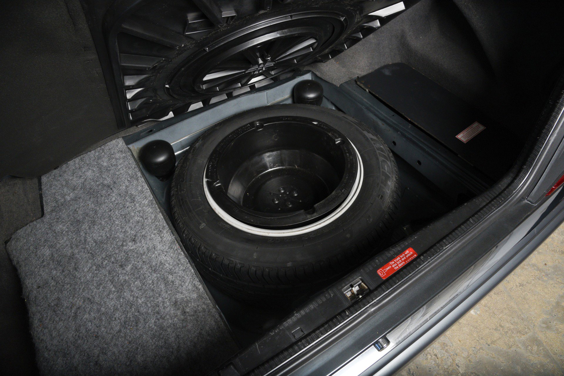 Used 1994 Mercedes-Benz E 500 Sedan image 14