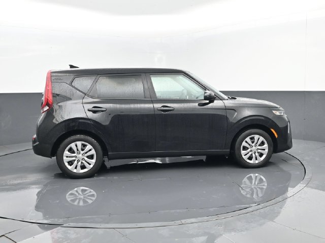 Used 2022 Kia Soul LX FWD image 4