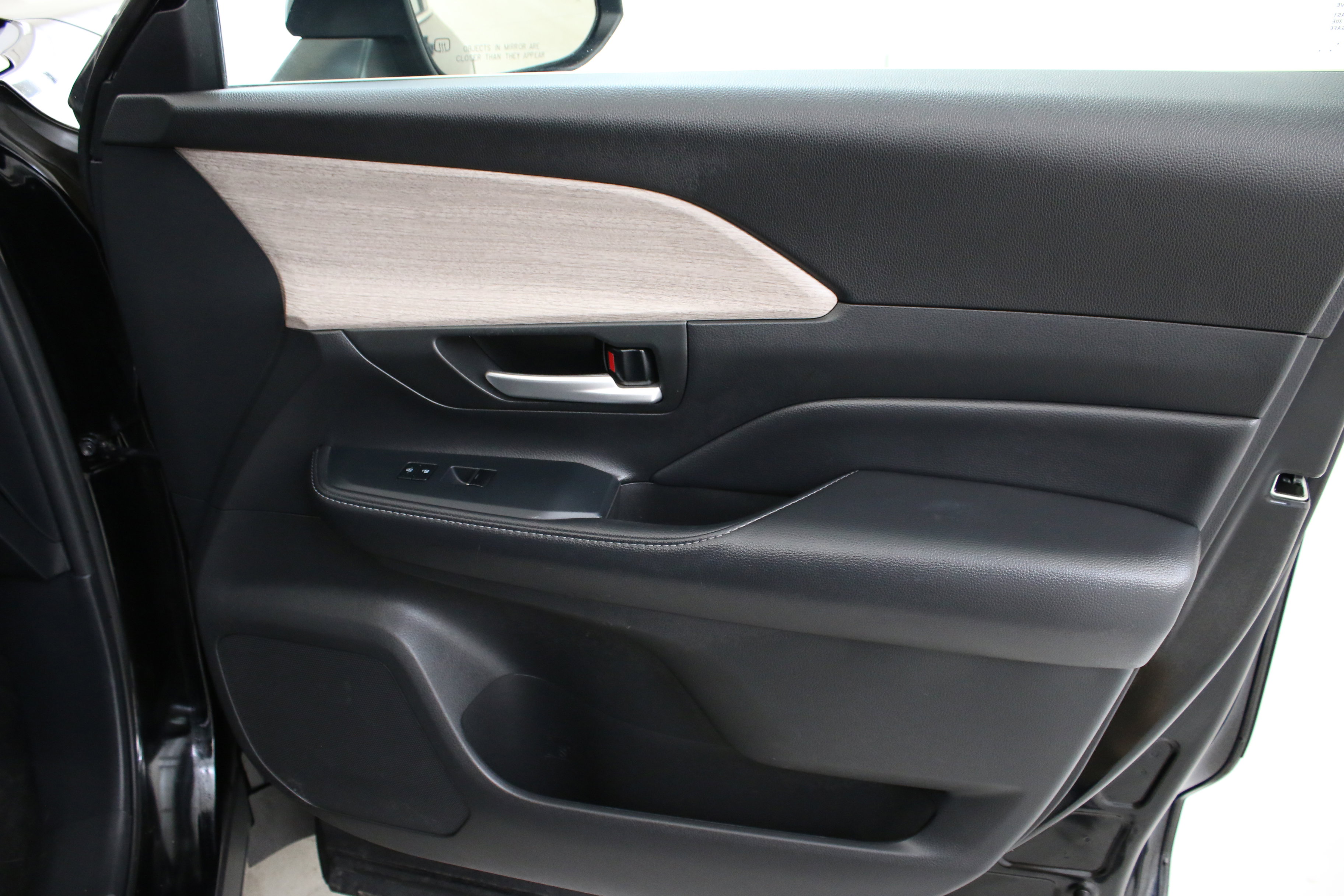 Used 2024 Toyota Grand Highlander Limited image 31