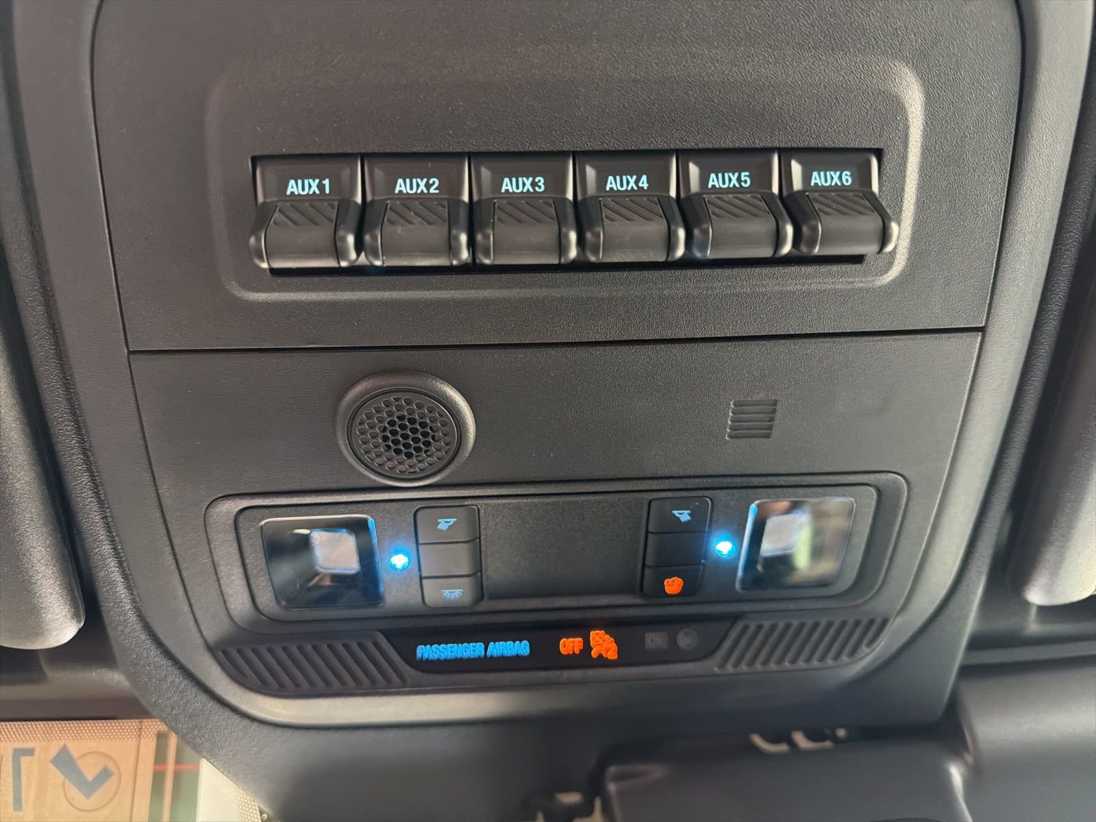 Used 2025 Ford Bronco Badlands image 30