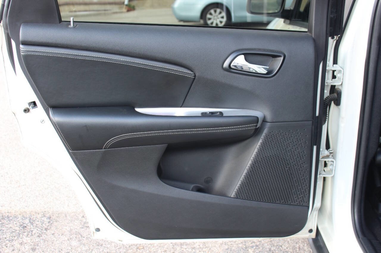 Used 2013 Dodge Journey Crew w/ Navigation & Sound Group I image 12